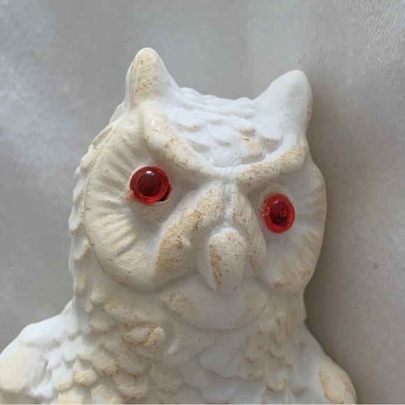 Alabastrite white Snow Owl with red eyes - Picture 9 of 13